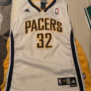 🌼make a bundle 3 for $10 Pacers Harrington Jersey #32 size L 14-16